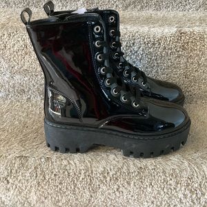 Women patent leather boots